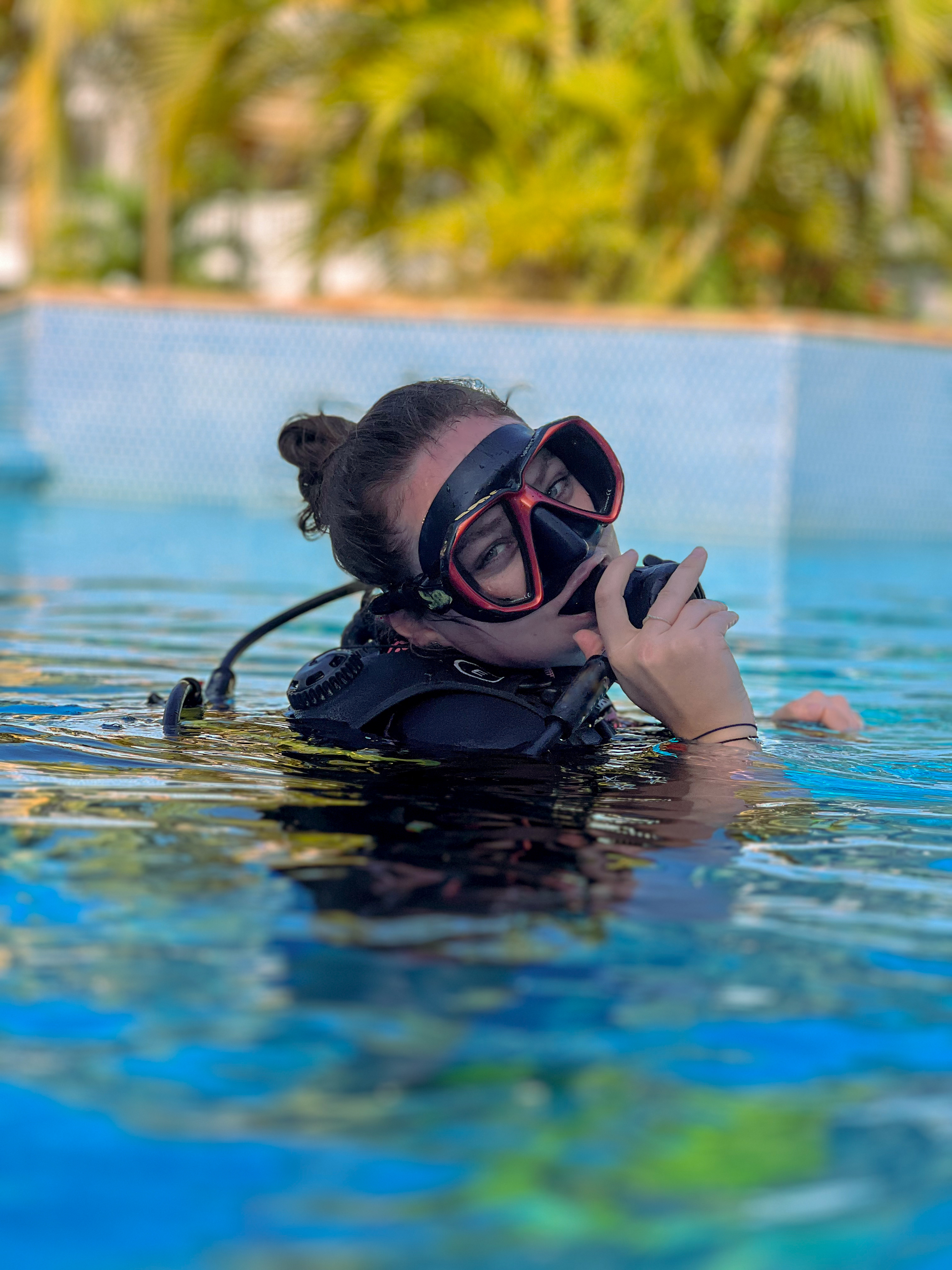 PADI course diver pool training 